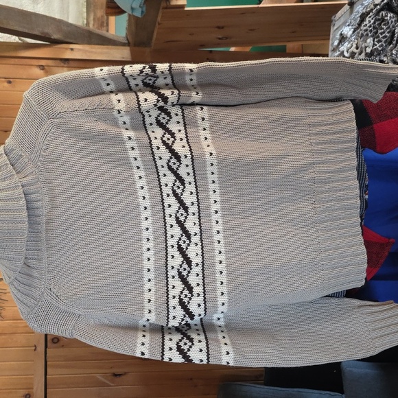 TNA Tan V-Neck Sweater with Black Pattern - Picture 3 of 3